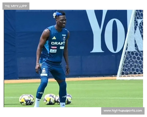 上海海港多哈冬训，新援克劳德随队合练