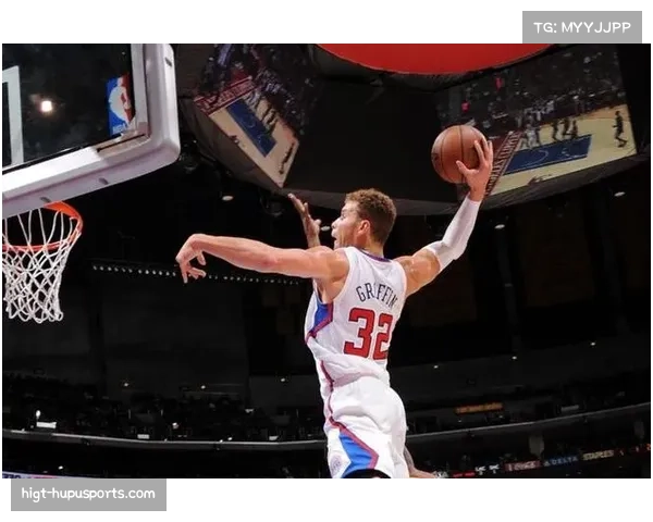 从升班马到欧战竞争者：科莫本赛季的惊艳之旅